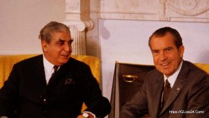 তৎকালীন মার্কিন প্রেসিডেন্ট নিক্সনের সঙ্গে পাকিস্তানের প্রেসিডেন্ট জেনারেল ইয়াহিয়া খান ও প্রেসিডেন্ট নিক্সন [ Pakistani General Yahya Khan with President Nixon ]