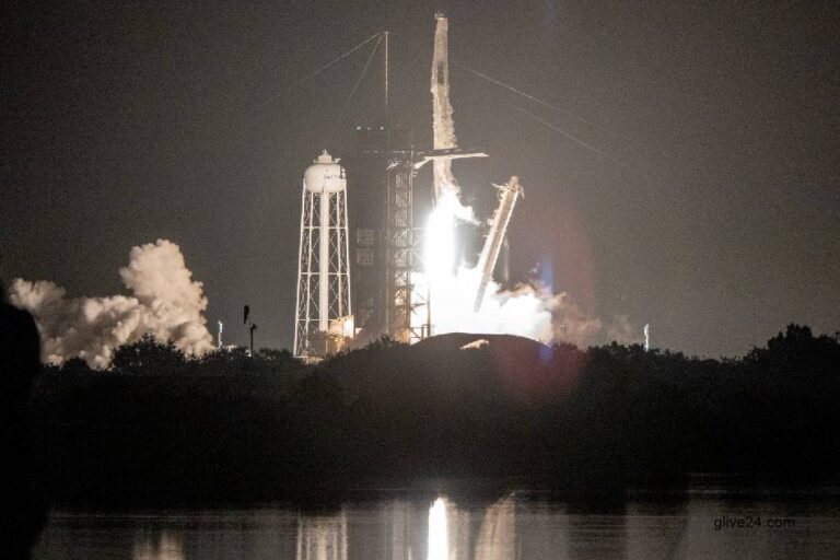 SpaceX Dragon crew to blast off for ISS