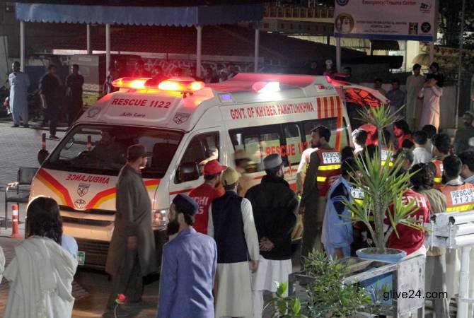 At least 12 killed in Afghanistan-Pakistan earthquake 1 At least 12 killed in Afghanistan-Pakistan earthquake