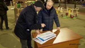 Putin visits Mariupol in first trip to occupied Ukraine territory 2 Putin visits Mariupol in first trip to occupied Ukraine territory