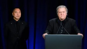 US arrests Chinese tycoon who backed Trump advisor Bannon 2 US arrests Chinese tycoon who backed Trump advisor Bannon