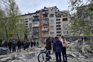 Russian strike kills eight, including toddler, in eastern Ukraine 3 Russian strike kills eight, including toddler, in eastern Ukraine