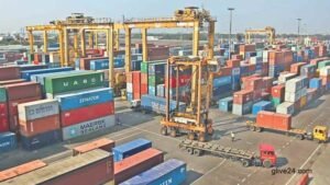 Chattogram port issues own alert-4, suspends its operations