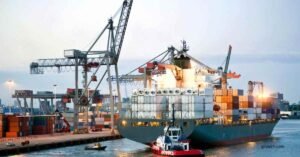Chattogram port issues own alert-4, suspends its operations