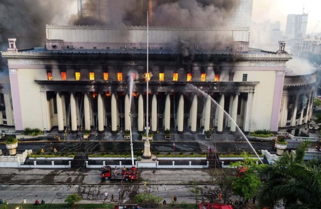 Fire destroys historic Philippine post office building 6 Fire destroys historic Philippine post office building