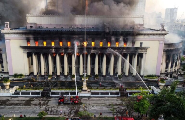 Fire destroys historic Philippine post office building