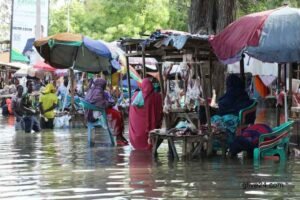 Flooding in Somalia displaces 200,000 people: official