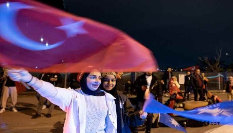 Turkey braces for momentous runoff after election drama