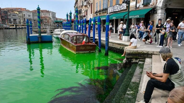 Venices Grand Canal turns bright green due to fluorescein 1 Venice's Grand Canal turns bright green due to fluorescein