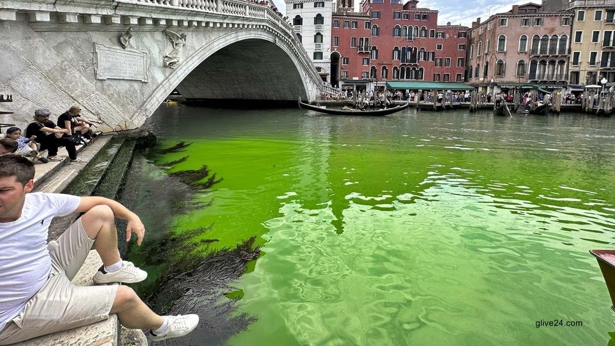 Venice's Grand Canal turns bright green due to fluorescein 2 Venice's Grand Canal turns bright green due to fluorescein