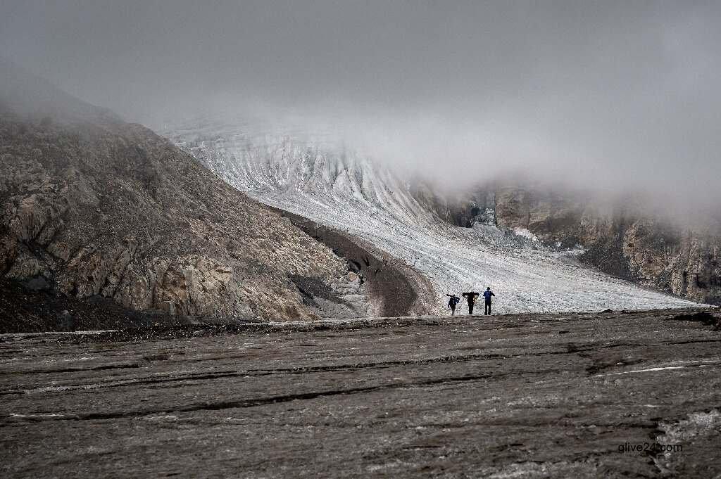 Amid melting glaciers, Swiss vote on new climate law 2 Amid melting glaciers, Swiss vote on new climate law