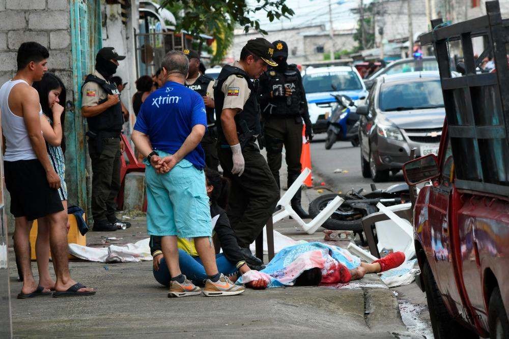 Gunmen kill five in Ecuador city hit by drug violence