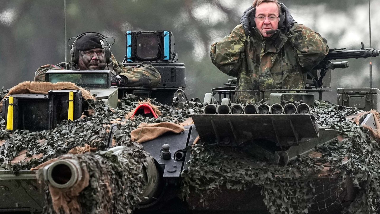 Russian defence minister says more tanks needed in Ukraine 4 Russian defence minister says more tanks needed in Ukraine