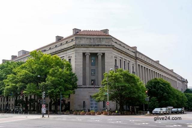 US capital sputters as federal workers stay home 2 US capital sputters as federal workers stay home