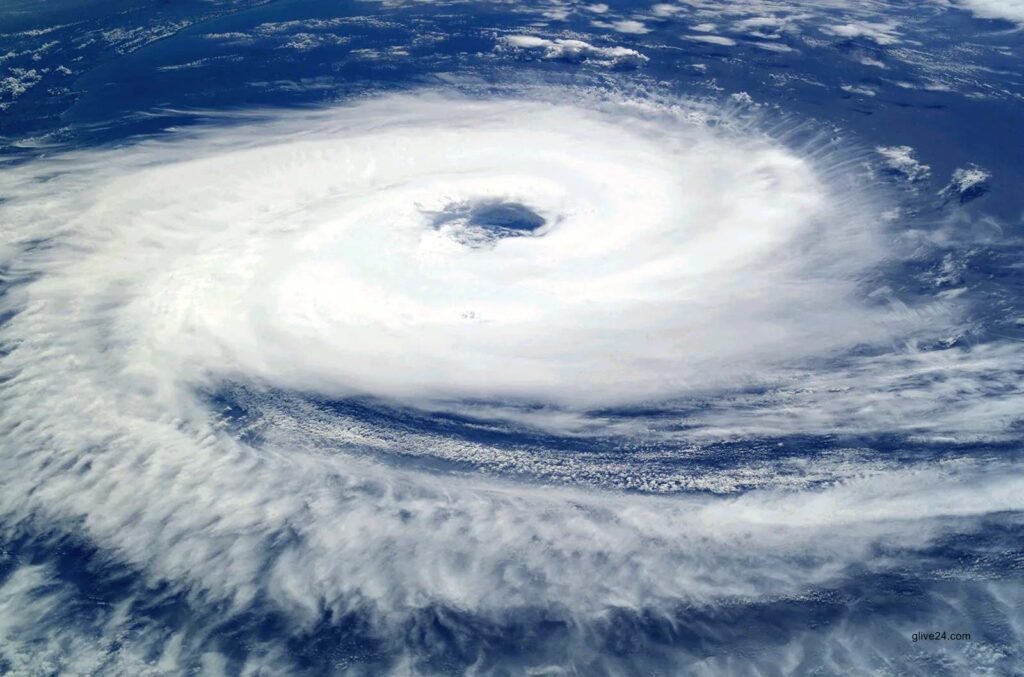 cyclone 1 100,000 evacuated as cyclone threatens India and Pakistan