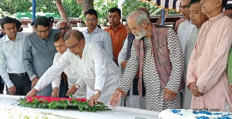 State minister Khalid pays tribute to Bangabandhu at Tungipara