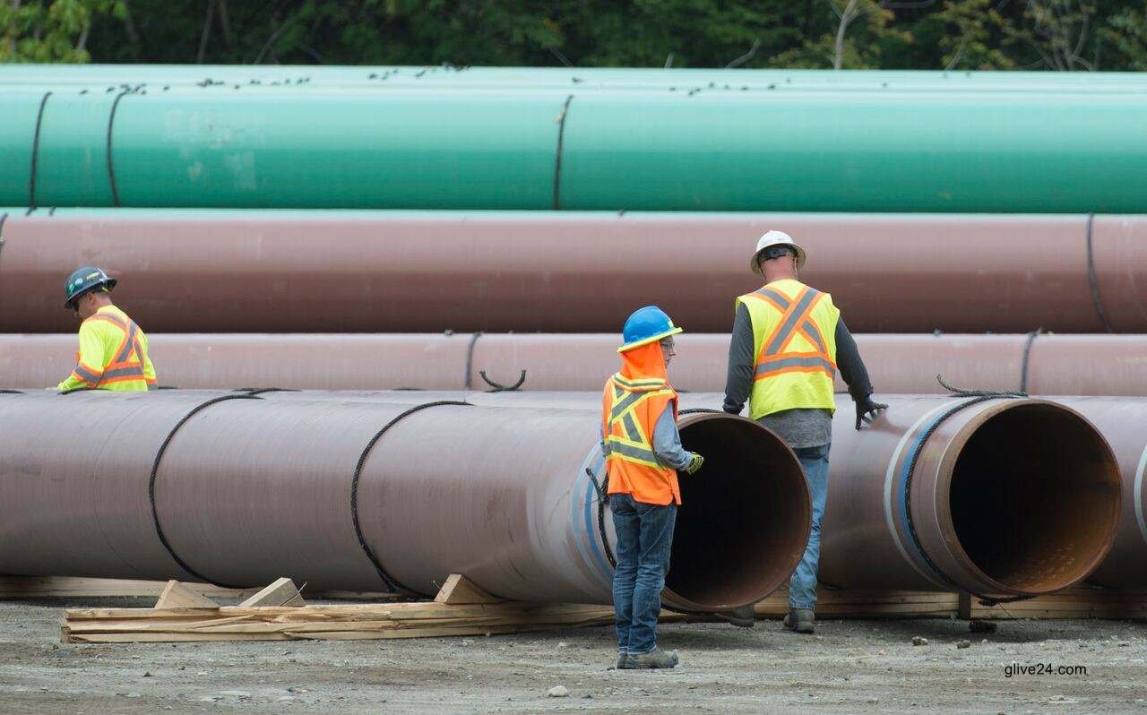 Canada provides new loan guarantees for disputed pipeline 2 Canada provides new loan guarantees for disputed pipeline