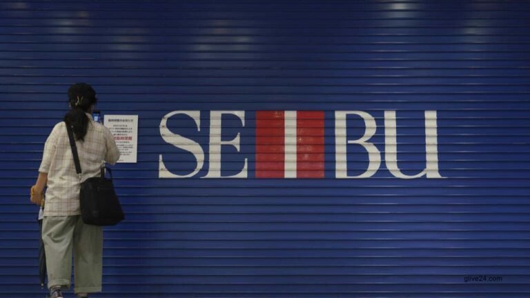 First strike in six decades closes famous Japan department store