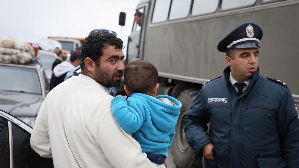 Thousands flee enclave as Azerbaijan, Armenia envoys to meet