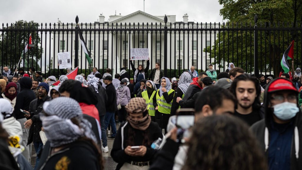 Pro-Palestinian demonstrators march outside White House Pro-Palestinian demonstrators march outside White House