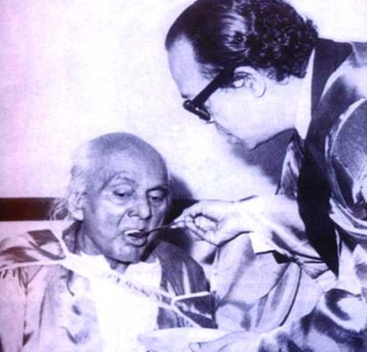 কাজী নজরুল ইসলাম এর সাথে আহমদ শরীফ, Ahmed Sharif