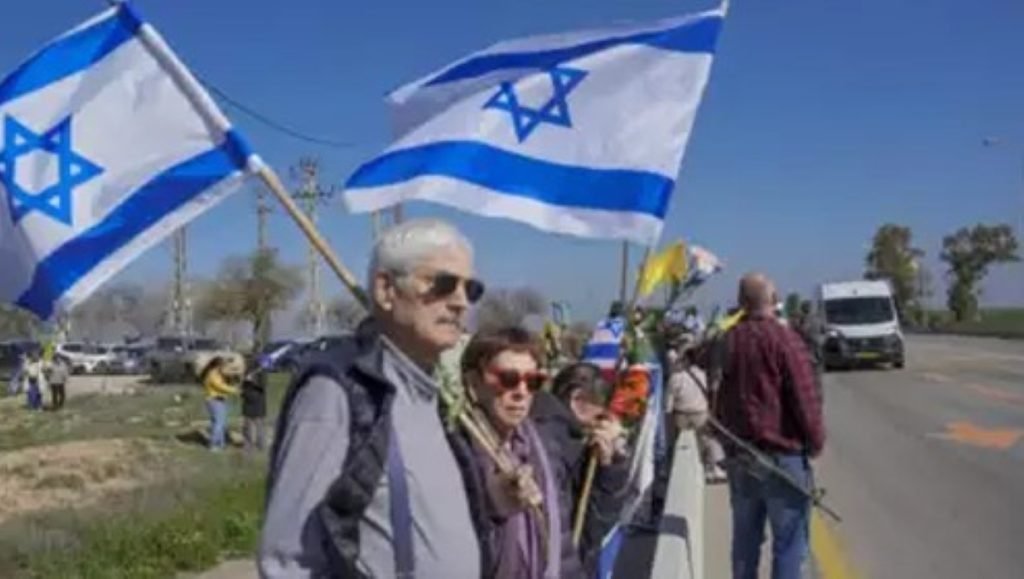 Residents of Israel’s North Gradually Return Home After Hezbollah Truce Residents of Israel’s North Gradually Return Home After Hezbollah Truce