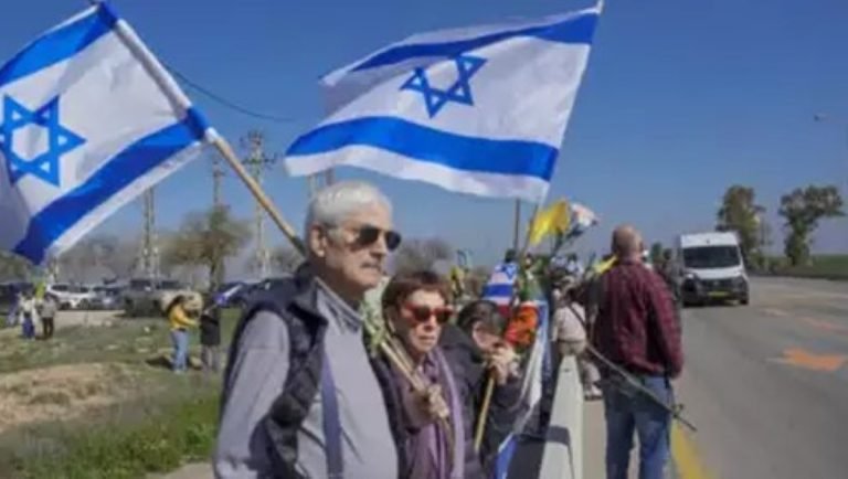 Residents of Israel’s North Gradually Return Home After Hezbollah Truce