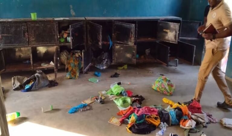 227 Students and Teachers Abducted from School in Nigeria Gunmen Kidnap 227 Students and Teachers from Catholic School in Central Nigeria