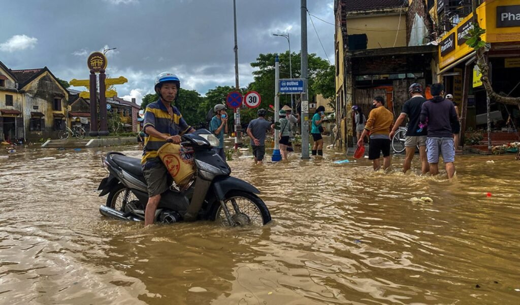 41 killed and 9 missing in Vietnam floods Central Vietnam Floods Claim 41 Lives, 9 Missing