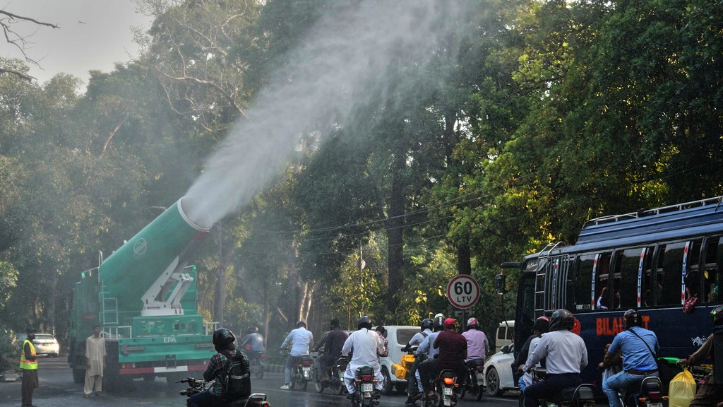 Anti-smog campaign intensified in Lahore to combat ‘dangerous’ air pollution
