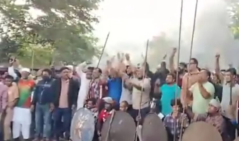 Awami League Stages Armed Show on Highway in Faridpur Traffic Movement Halted Roads Blocked in Faridpur Over ‘Lockdown’ Programme