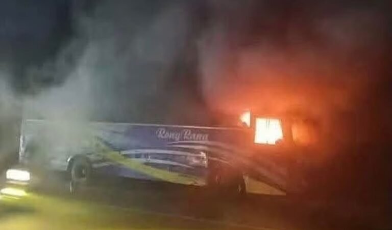 Bus Set on Fire on Feni Highway Attempts to Block Two Locations Bus Set on Fire, Road Block Attempt in Feni