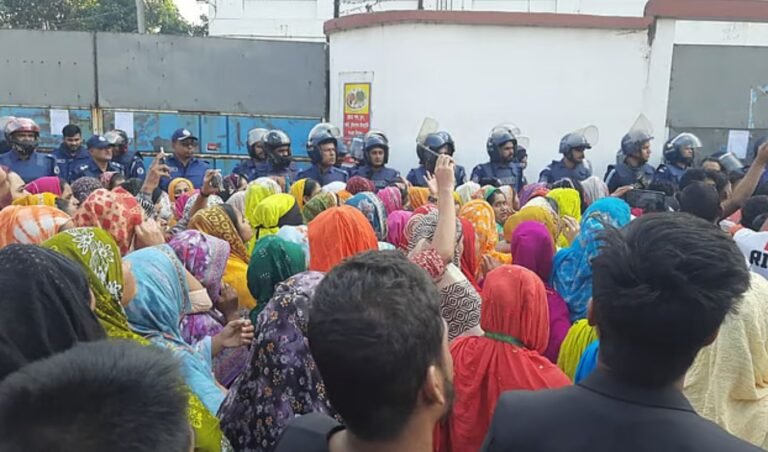 Garment Factory in Gazipur Closed Indefinitely Workers Stage Intense Protest Honeywell Garments Shut Indefinitely Amid Worker Protests