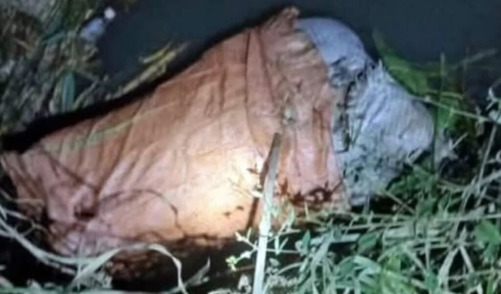 Partially Decomposed Body of Unknown Woman Found in Ukhia Canal Half decomposed body of a woman recovered from a sack in Ukhiya Partially Decomposed Body of Unknown Woman Found in Ukhia Canal