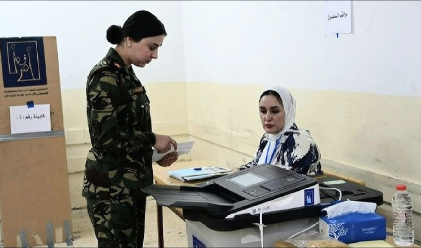 Iraq Votes Early as Soldiers and Displaced Citizens Head to the Polls 1 Iraq Votes Early as Soldiers and Displaced Citizens Head to the Polls
