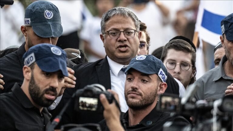 Israeli minister posts video showing brutal torture of Palestinian prisoners