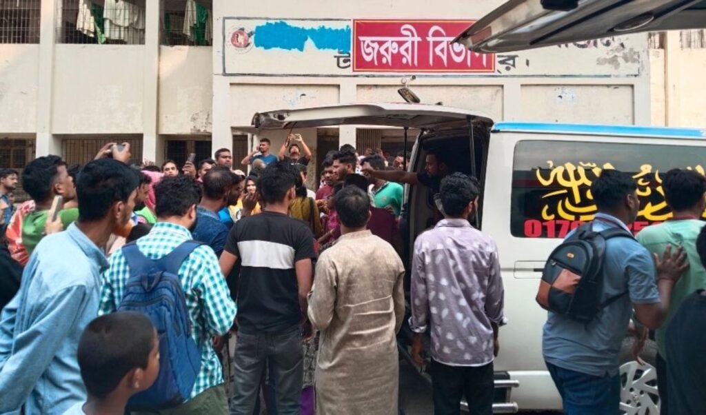 Earthquake Panic at Tongi Factory Leaves Nearly 200 Workers Injured Over 200 Garment Workers Injured in Tongi as Earthquake Sparks Panic Earthquake Panic at Tongi Factory Leaves Nearly 200 Workers Injured