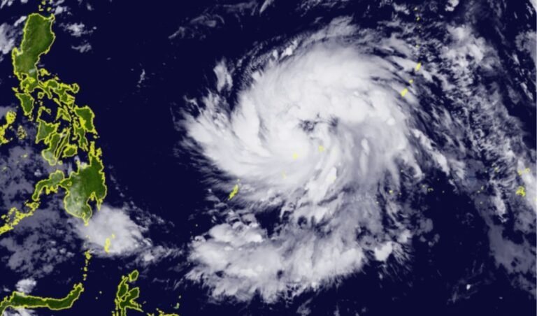 Super Typhoon Fung-wong Bears Down on the Philippines