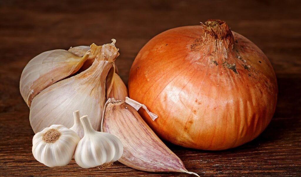 The Remarkable Role of Onion and Garlic in Preventing Cancer 2 Regular Consumption of Onion and Garlic May Reduce Cancer Risk The Remarkable Role of Onion and Garlic in Preventing Cancer