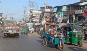 Road blockade lifted after three hours on Chattogram Coxs Bazar highway Road blockade lifted after three hours on Chattogram-Cox’s Bazar highway