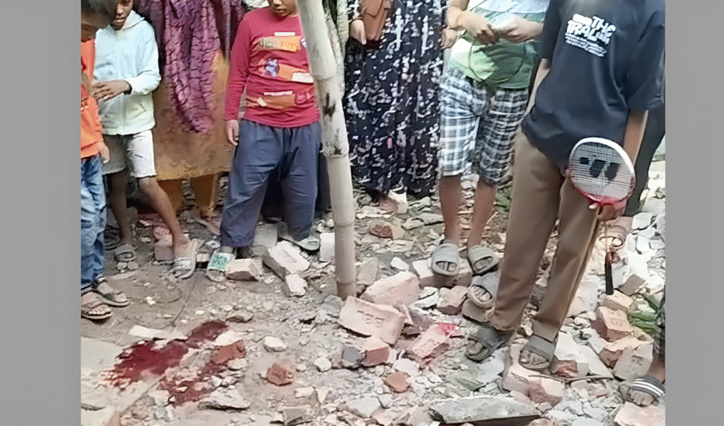Roof Collapse in Narsingdi During Quake Leaves Three Critically Injured Roof Collapse in Narsingdi During Quake Leaves Three Critically Injured