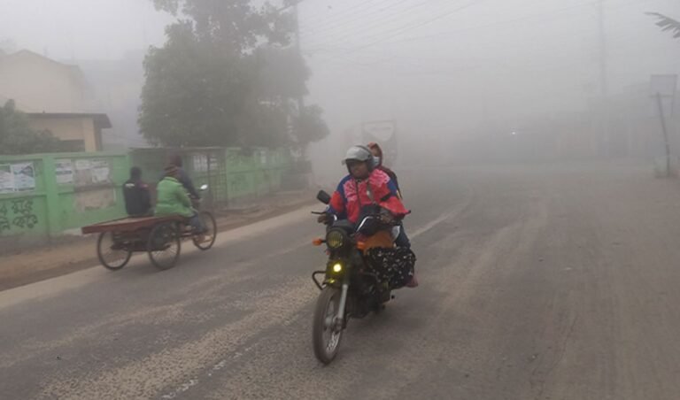 Temperature Drops to 12 Degrees in Panchagarh as Cold Intensifies Early Winter Tightens Grip on Panchagarh