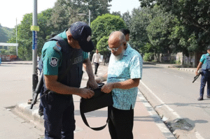 Tight Security at the Ruins of House No. 32 — Police and ‘July Faction’ Activists Guard Dhanmondi Landmark