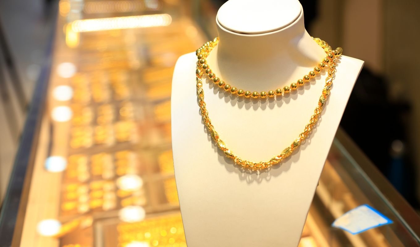 Todays Gold Price 22 November 2025 Gold Prices Fall by Tk 1,353 per Bhori in Local Market