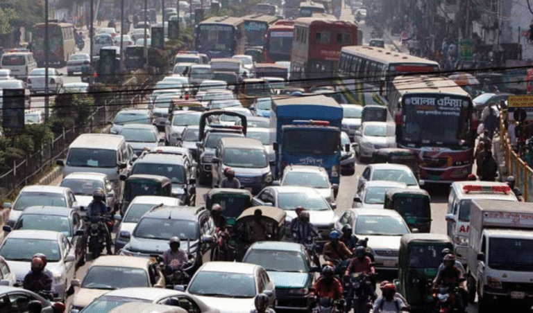 Traffic Woes in Fulbari Due to Lack of Bus Terminal "Fulbari Faces Growing Traffic Chaos Due to Lack of Bus Terminal"