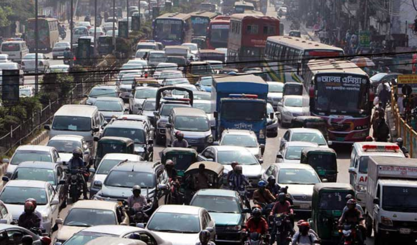 Traffic Woes in Fulbari Due to Lack of Bus Terminal "Fulbari Faces Growing Traffic Chaos Due to Lack of Bus Terminal"
