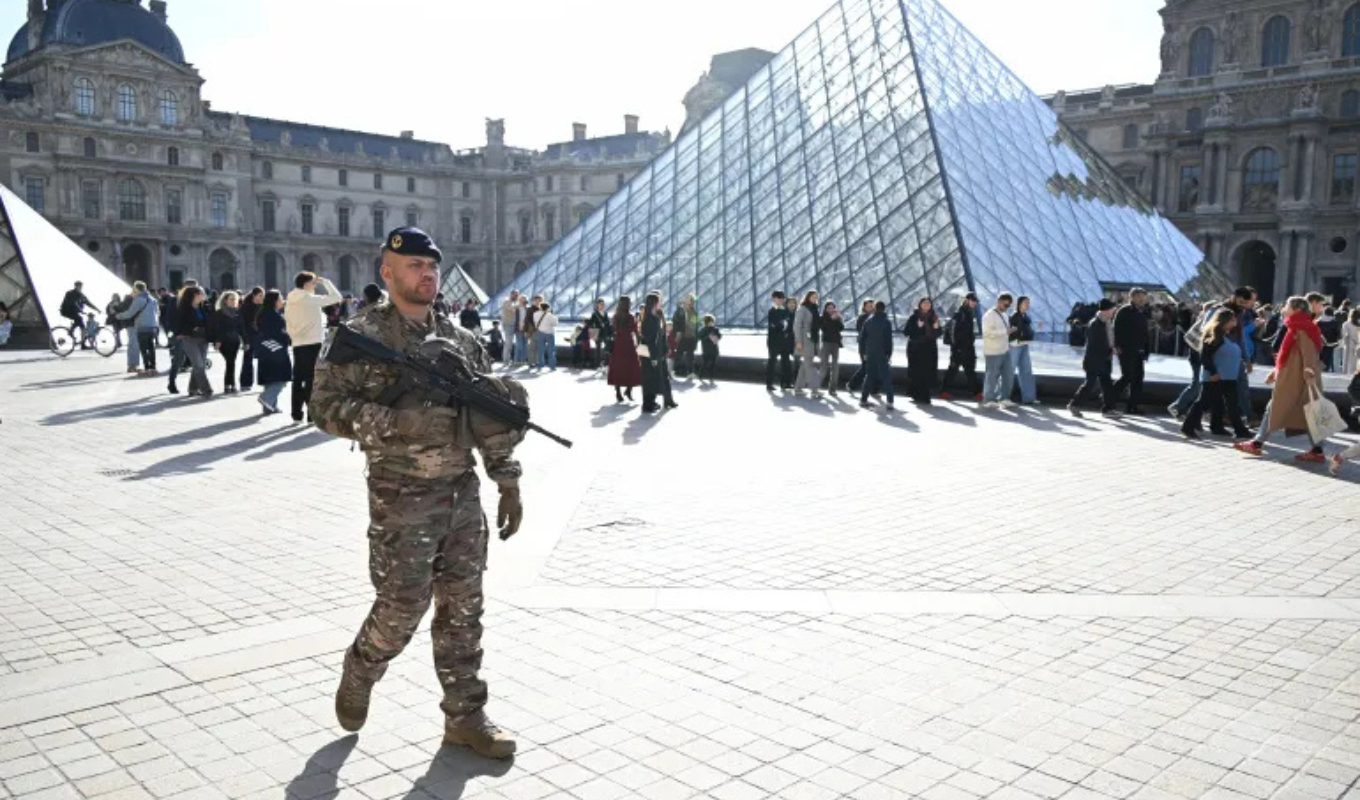 Two More Suspects Charged Over Louvre Heist
