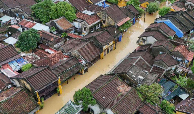 Vietnam Flood Death Toll Rises to 35 Amid Record Rainfall