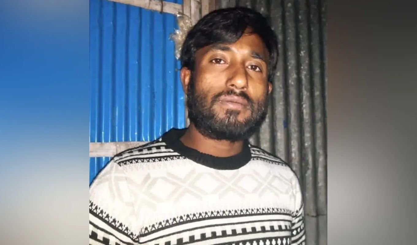 নিজ বাড়ির সামনে যুবক ছুরিকাঘাতে নিহতৎ Young Man Stabbed to Death Outside Home in Halishahar, Chittagong