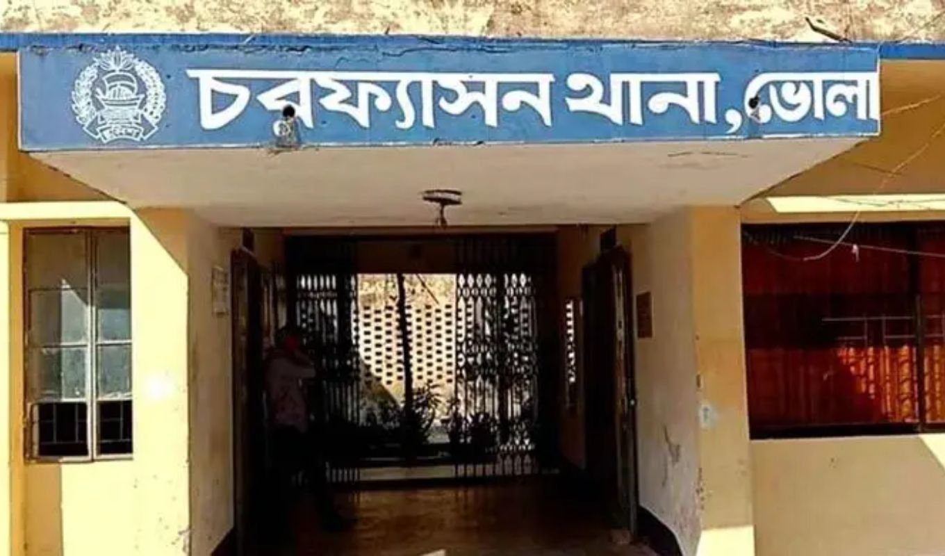 প্রাইভেট পড়া শেষ করে বাড়ি ফেরার পথে দুই স্কুলছাত্রের বিদ্যুৎস্পৃষ্টে মৃত্যু Two Schoolboys Electrocuted in Bhola